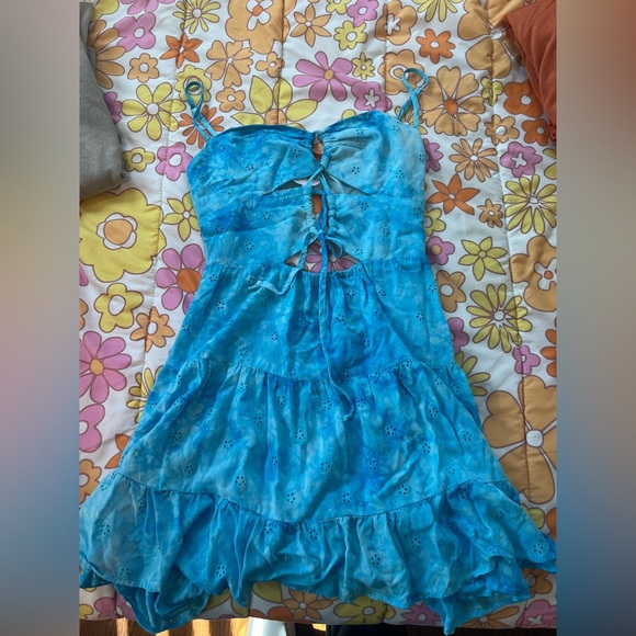 Dress - Picture 1 of 3